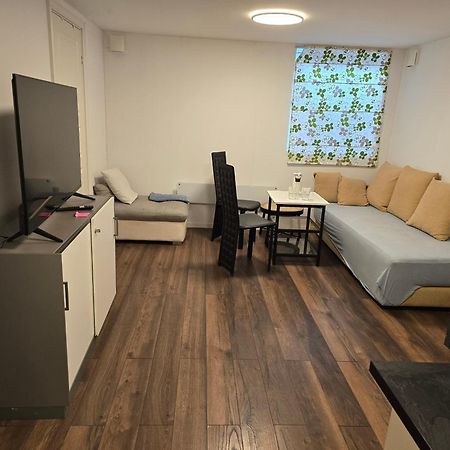 Beautiful 2 Rooms Apartment In Klofta,Near Oslo Airport& Oslo ภายนอก รูปภาพ